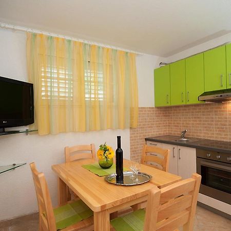 Beach Resort Apartments Bucina Башка-Вода Экстерьер фото