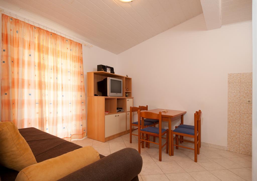 Beach Resort Apartments Bucina Башка-Вода Экстерьер фото