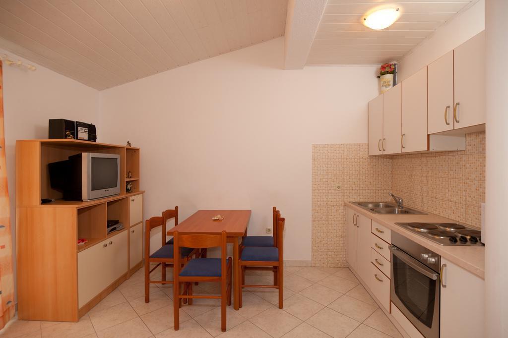 Beach Resort Apartments Bucina Башка-Вода Экстерьер фото