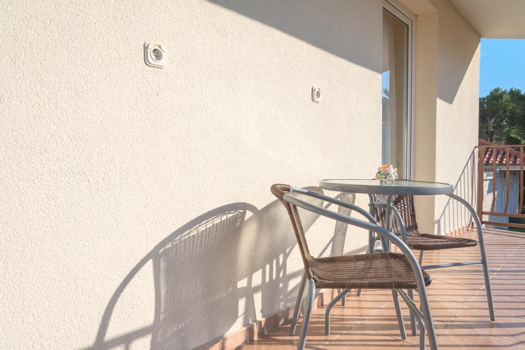 Beach Resort Apartments Bucina Башка-Вода Экстерьер фото