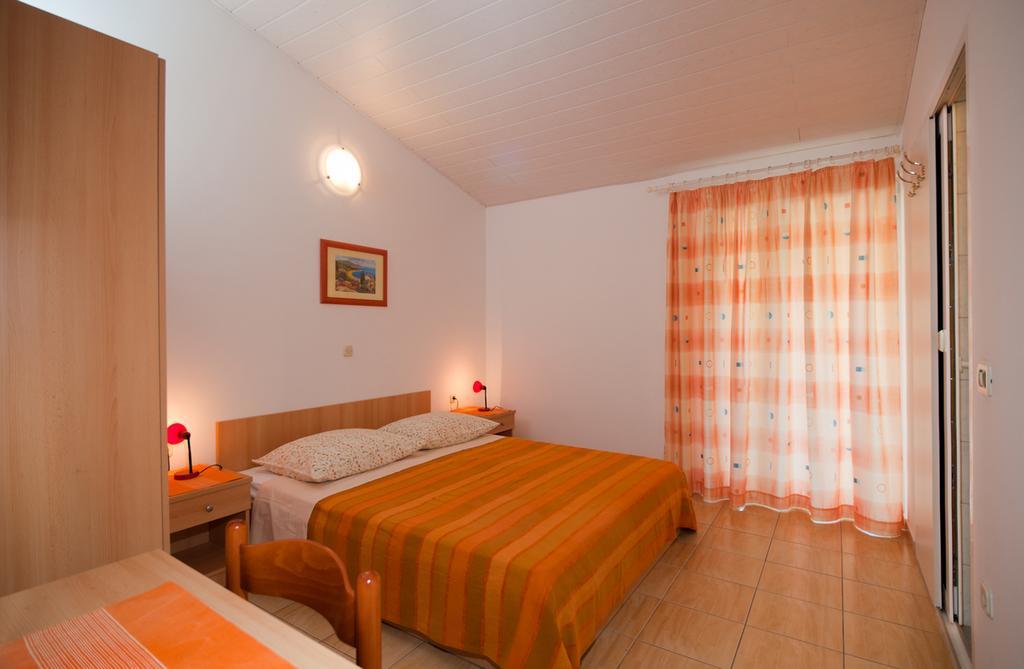 Beach Resort Apartments Bucina Башка-Вода Экстерьер фото