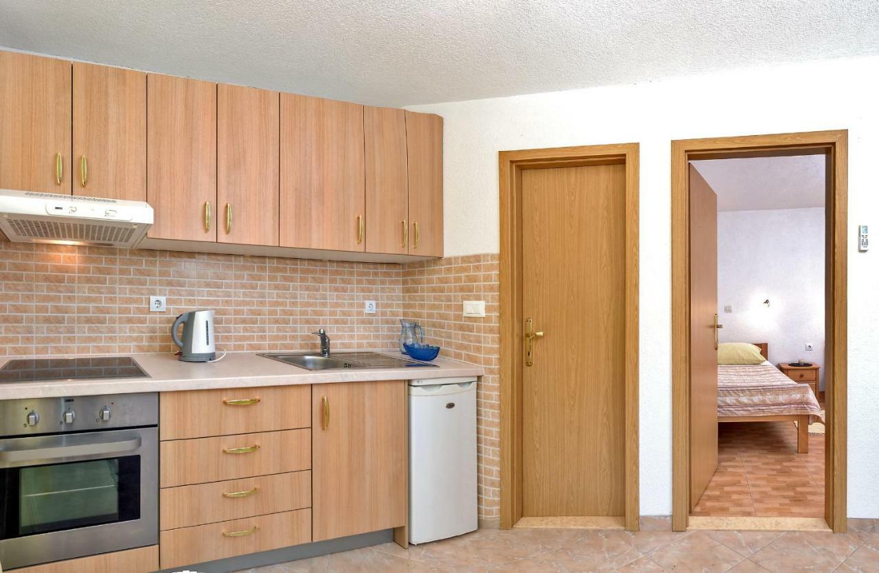 Beach Resort Apartments Bucina Башка-Вода Экстерьер фото