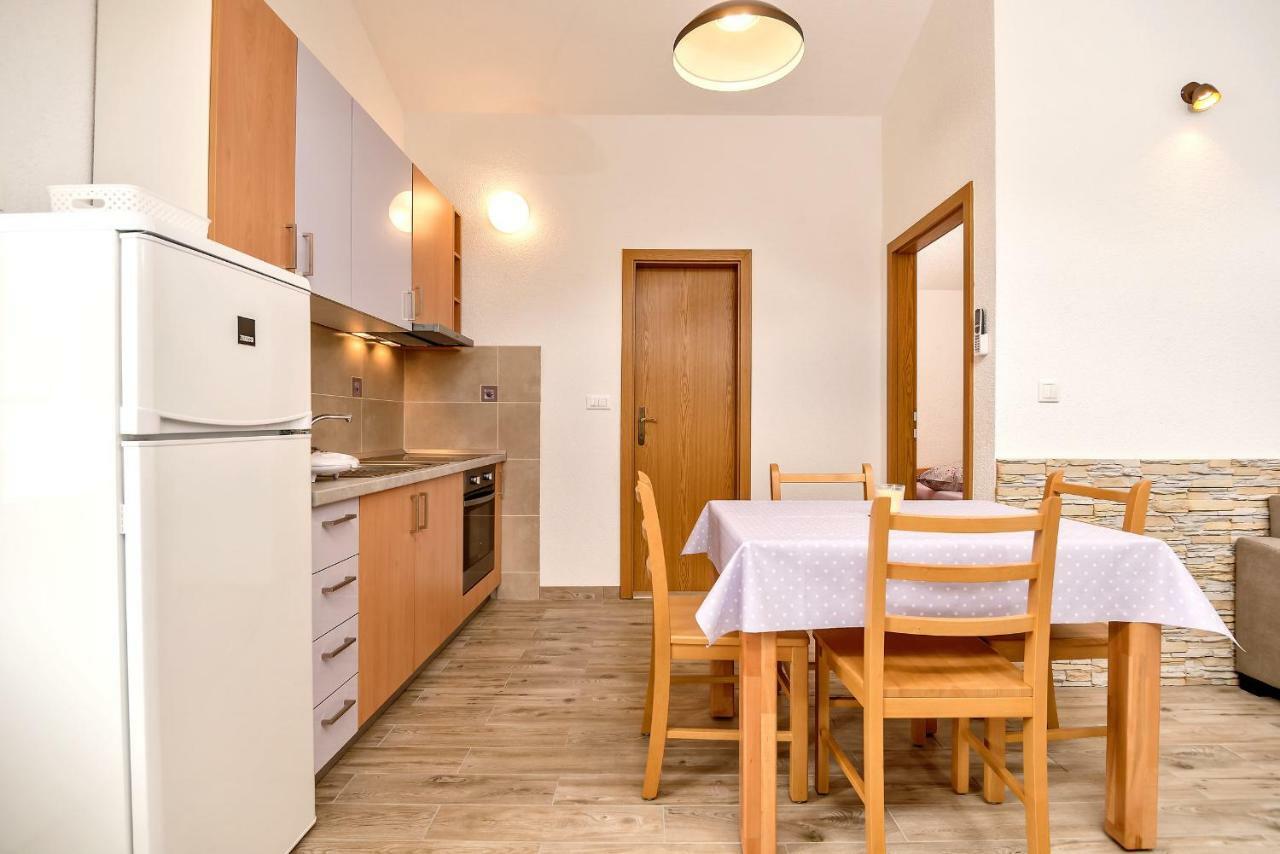 Beach Resort Apartments Bucina Башка-Вода Экстерьер фото