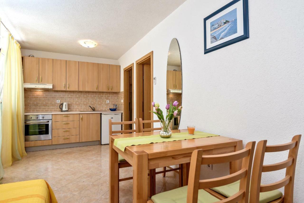 Beach Resort Apartments Bucina Башка-Вода Экстерьер фото